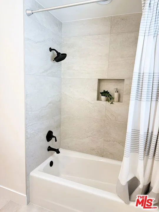 5873 W 74th Street Los Angeles, CA 90045