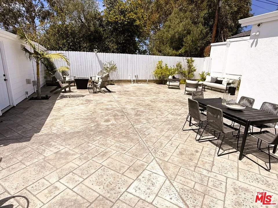 5873 W 74th Street Los Angeles, CA 90045