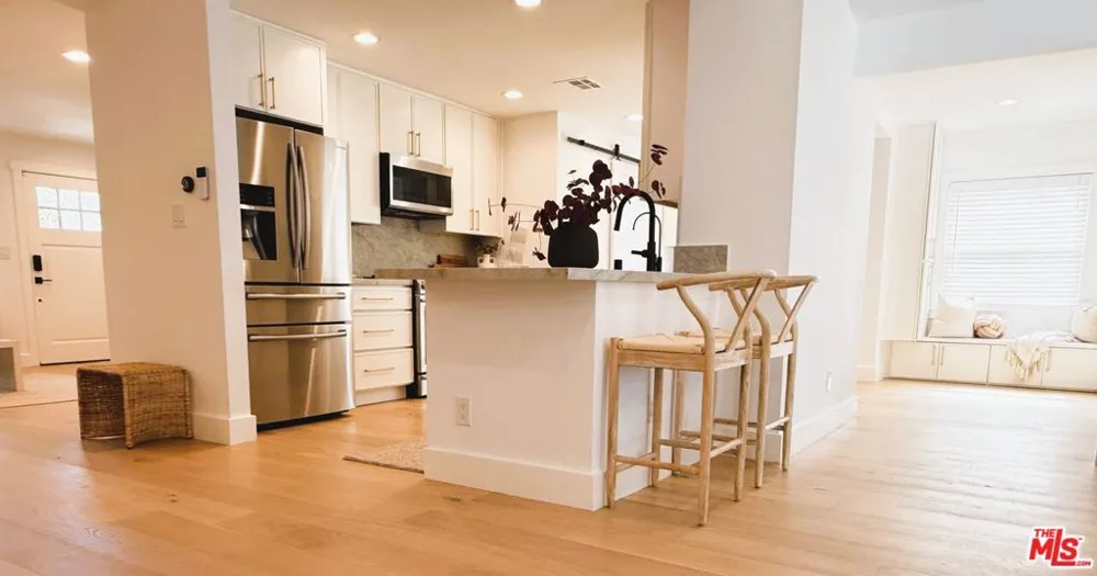 5873 W 74th Street Los Angeles, CA 90045
