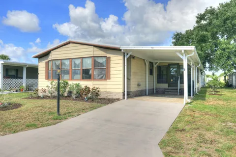 705 HYACINTH CIRCLE
