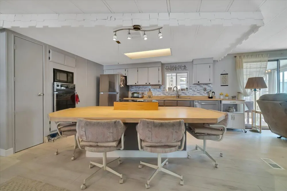 132 NW 53RD PLACE Deerfield Beach, FL 33064