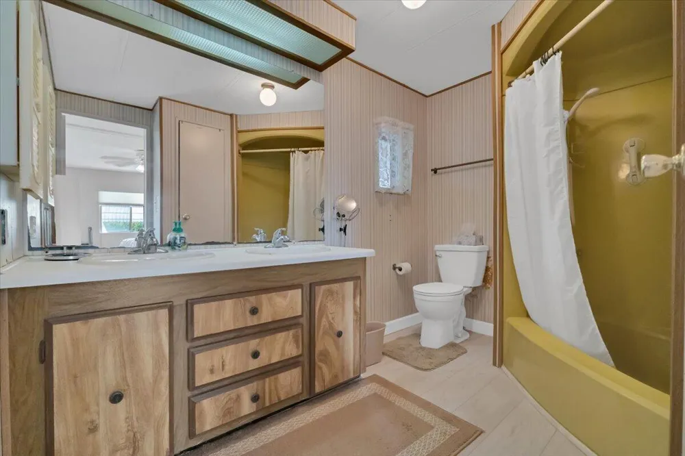 132 NW 53RD PLACE Deerfield Beach, FL 33064