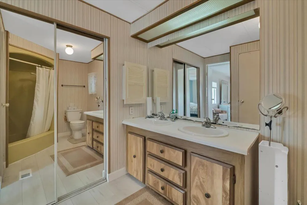 132 NW 53RD PLACE Deerfield Beach, FL 33064