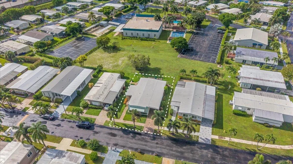 132 NW 53RD PLACE Deerfield Beach, FL 33064