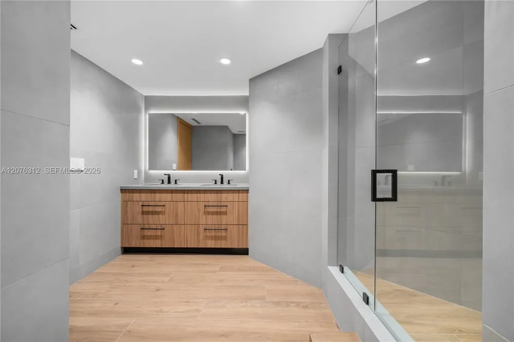 9999 Collins Ave #3F Bal Harbour, FL 33154