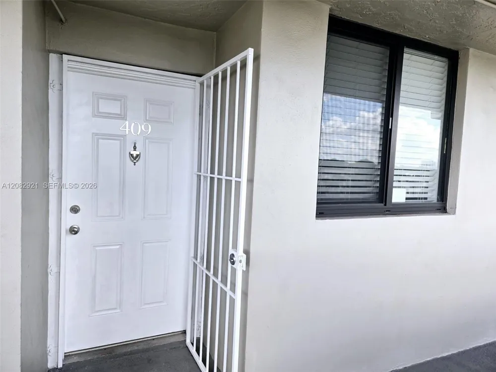 10290 NW 9th St Cir #409 Miami, FL 33172