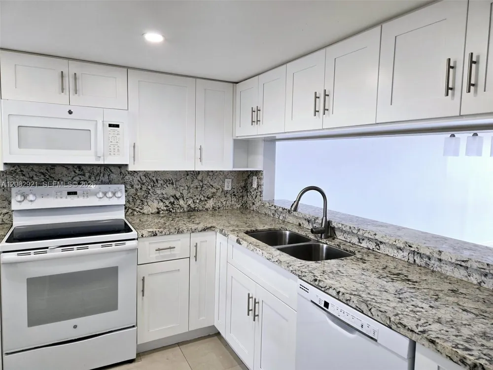 10290 NW 9th St Cir #409 Miami, FL 33172