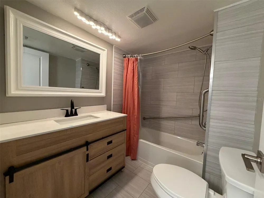 101 W LEMON STREET #1 Tarpon Springs, FL 34689