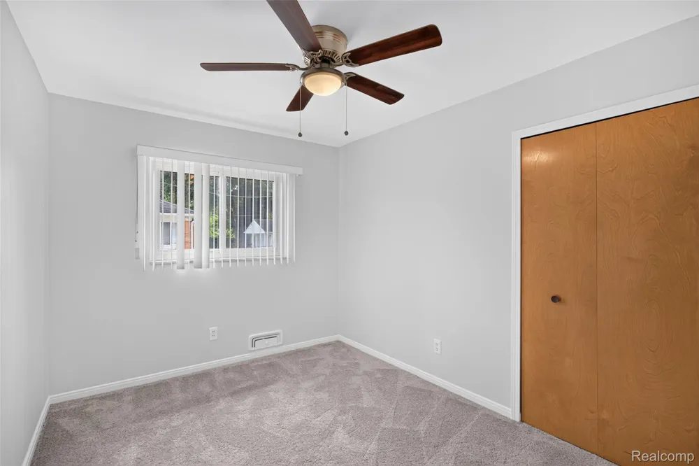 24091 Eastwood Street Oak Park City, MI 48237