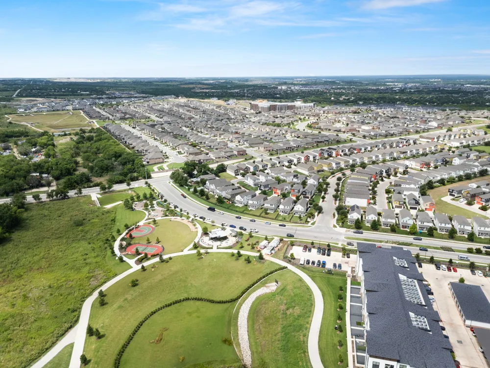 8213 Knoxville Trail Austin, TX 78744