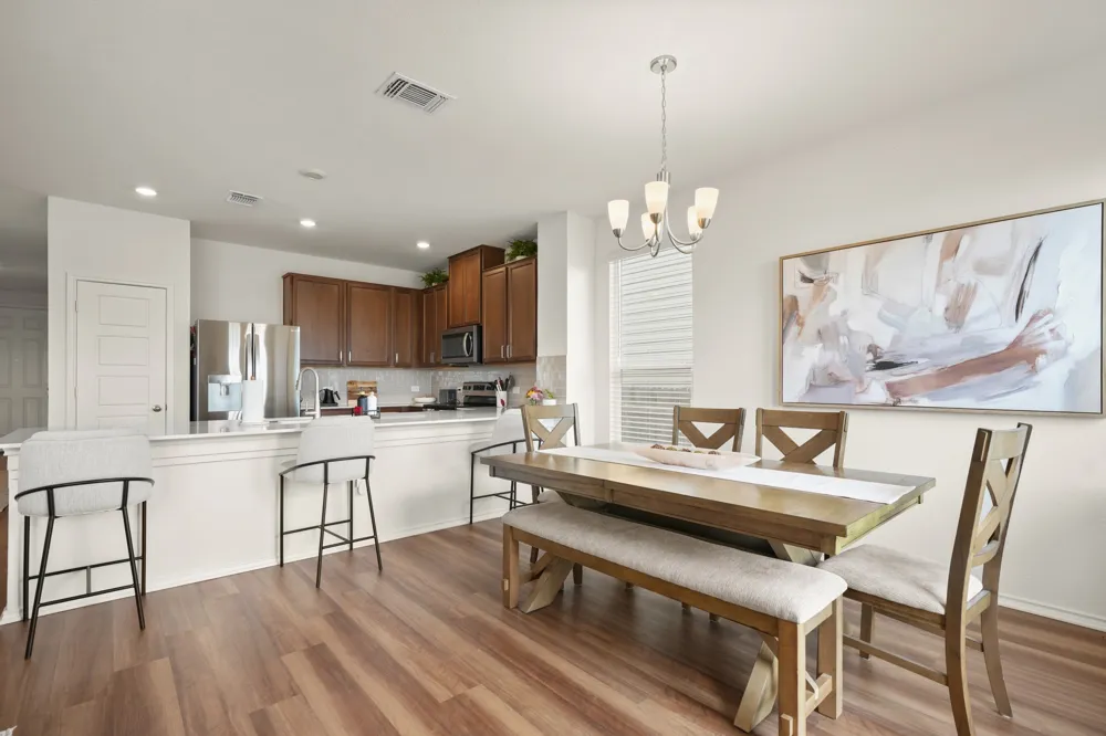 8213 Knoxville Trail Austin, TX 78744