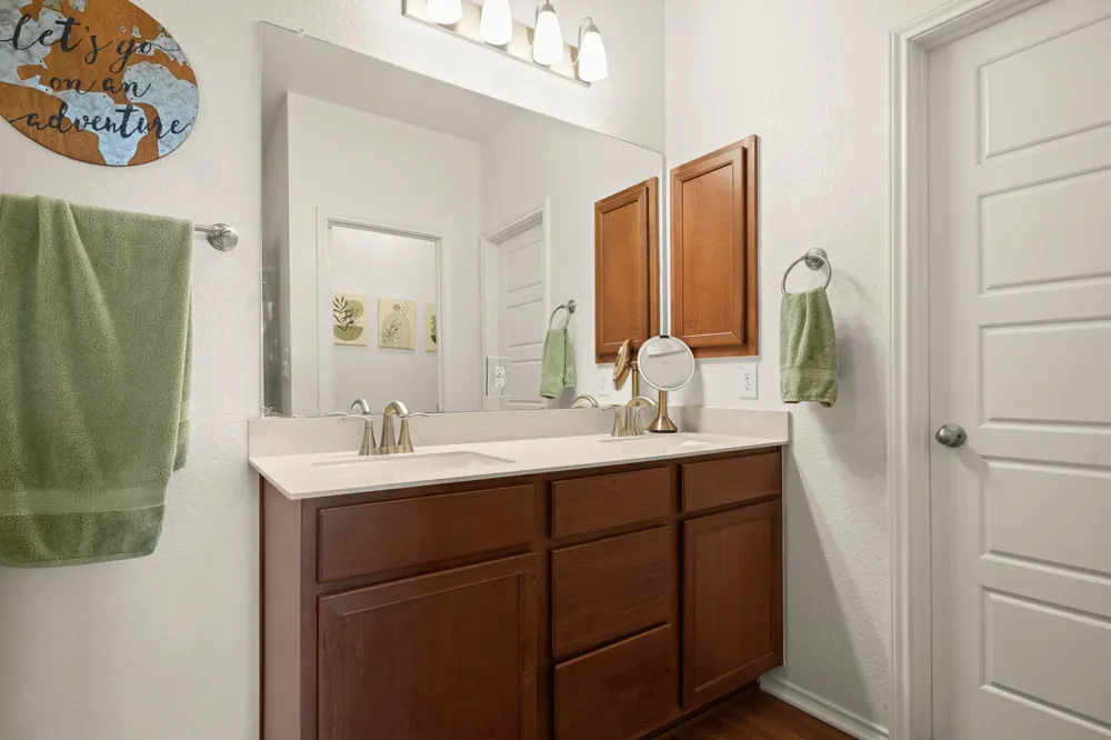 8213 Knoxville Trail Austin, TX 78744