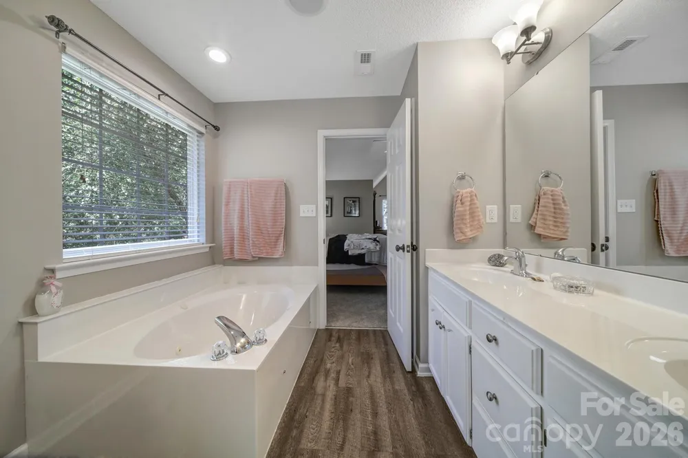 4004 River Falls Drive Lowell, NC 28098