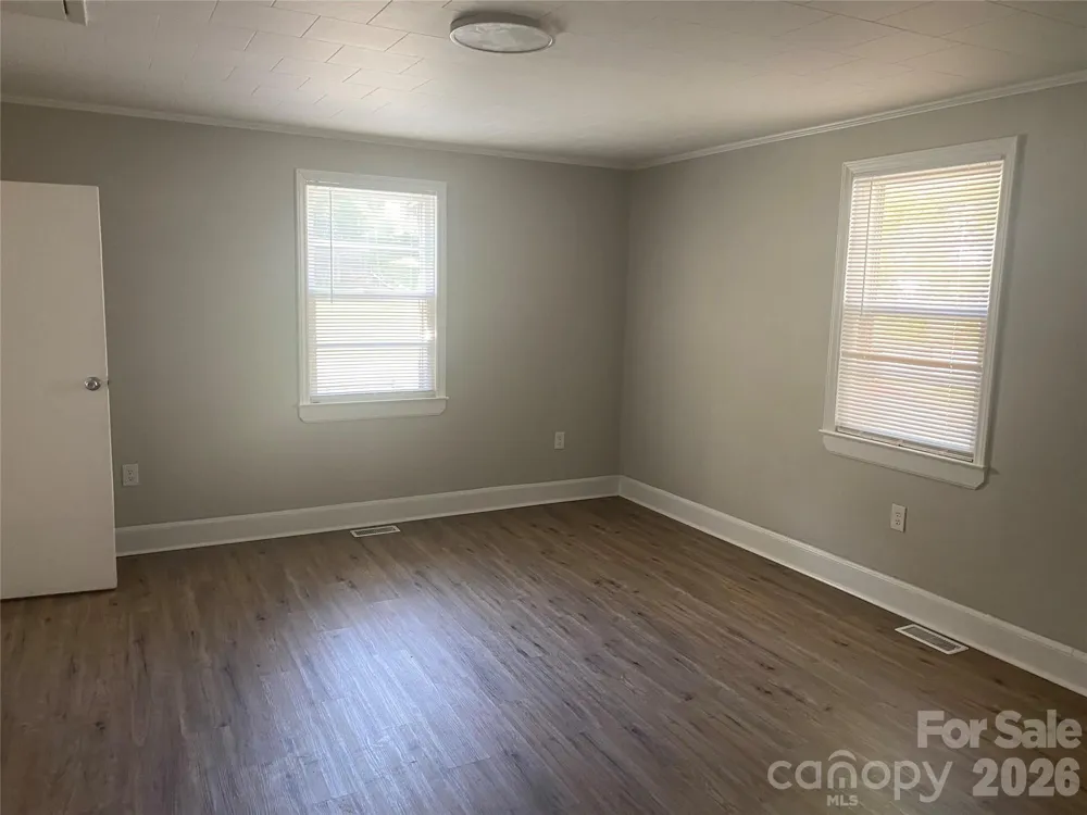 316 S Ransom Street Gastonia, NC 28052
