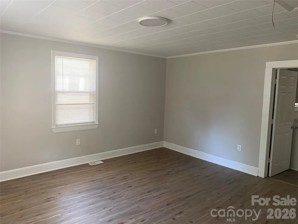 316 S Ransom Street Gastonia, NC 28052