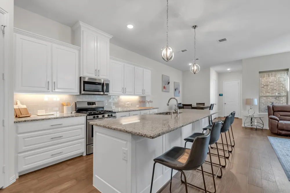 4524 Meadow Hawk Drive Arlington, TX 76005