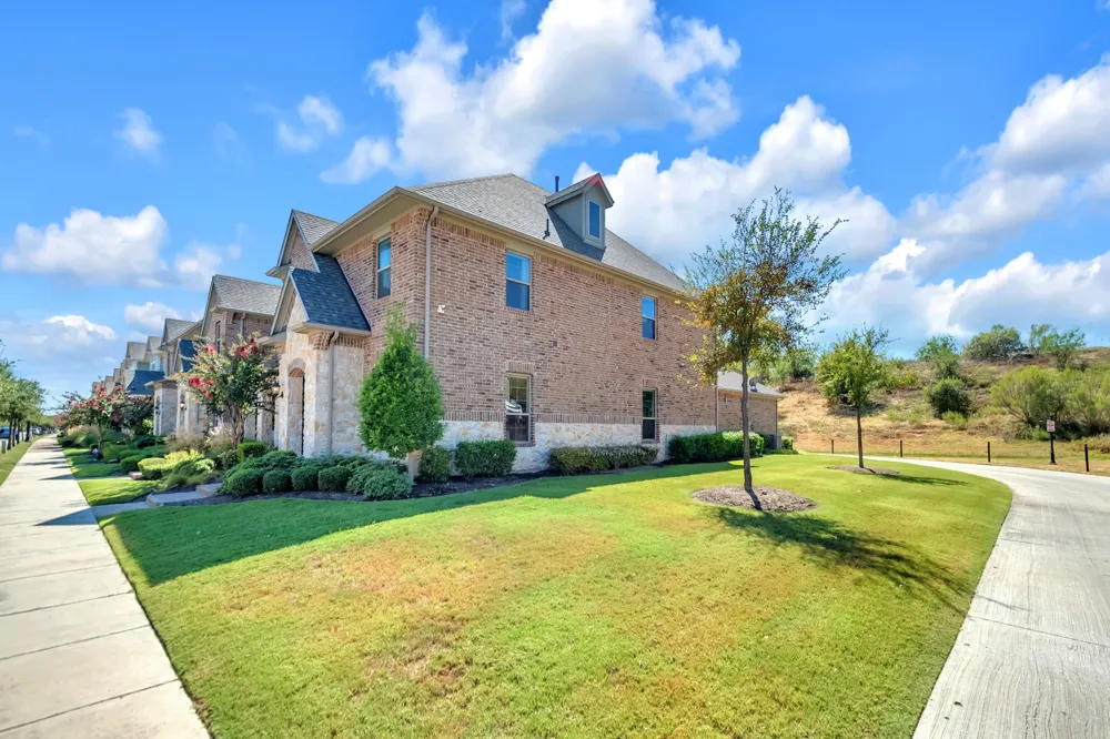 4524 Meadow Hawk Drive Arlington, TX 76005