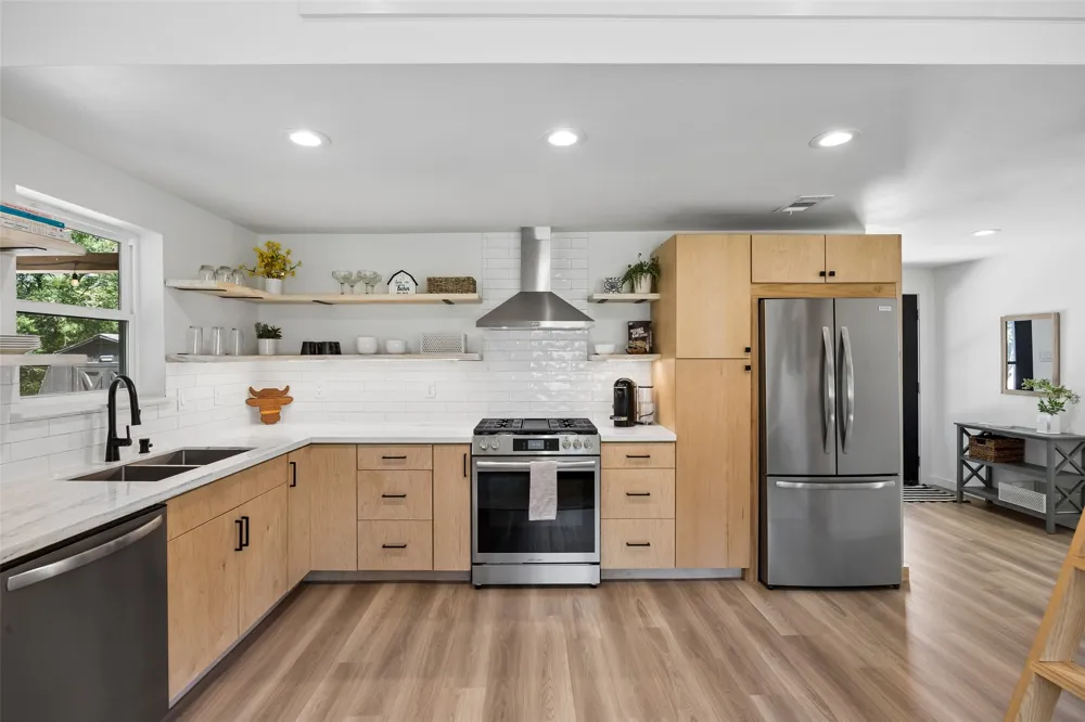 331 S Larkin Road Sunnyvale, TX 75182