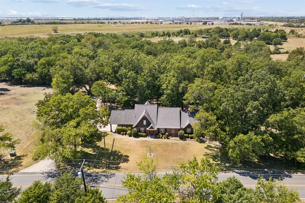 331 S Larkin Road Sunnyvale, TX 75182