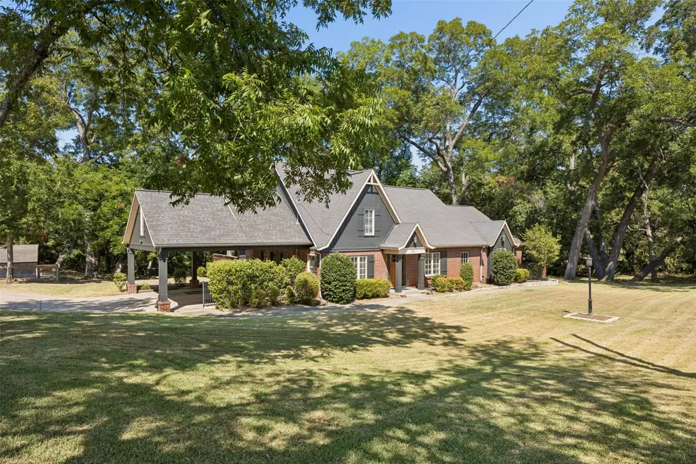 331 S Larkin Road Sunnyvale, TX 75182