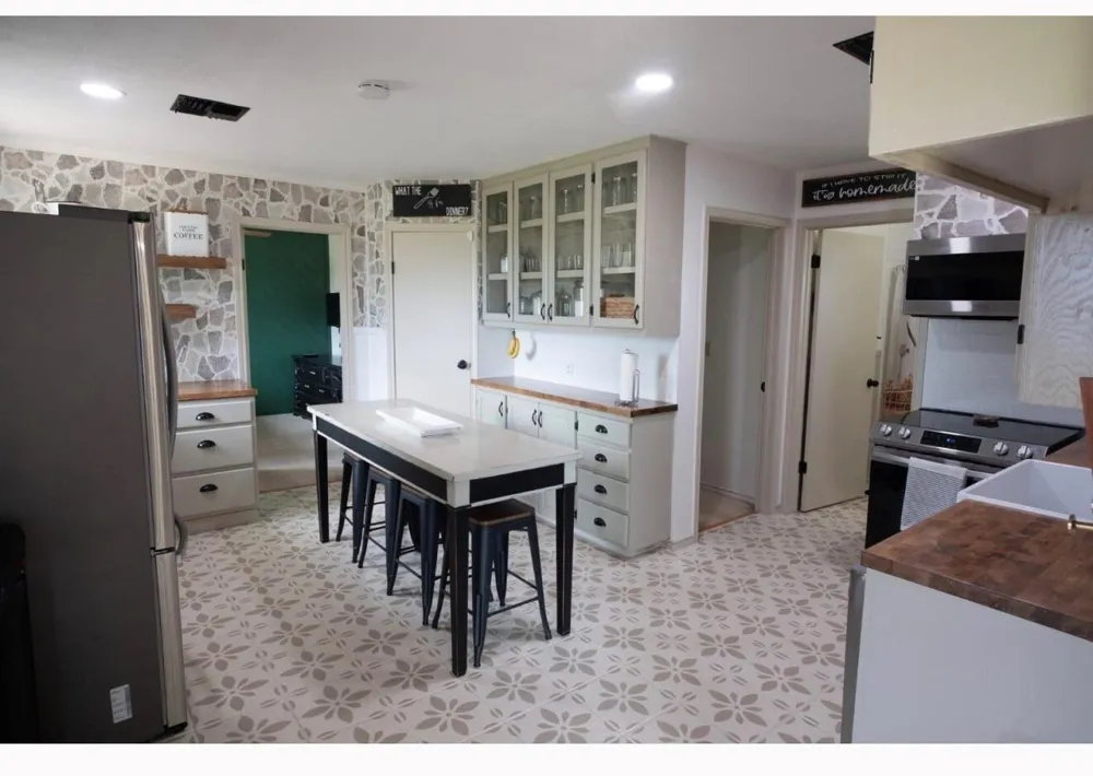 1737 County Road 425 Clemville, TX 77414