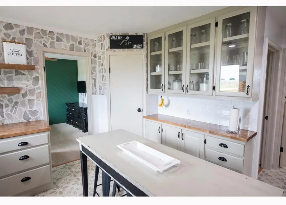 1737 County Road 425 Clemville, TX 77414