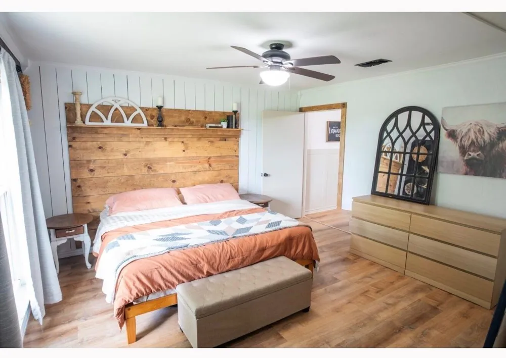 1737 County Road 425 Clemville, TX 77414