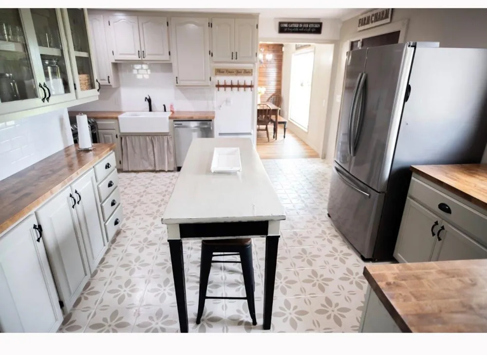 1737 County Road 425 Clemville, TX 77414