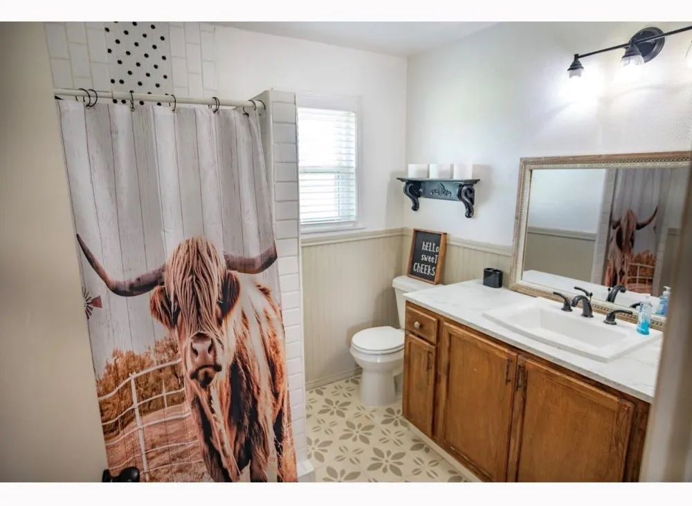 1737 County Road 425 Clemville, TX 77414