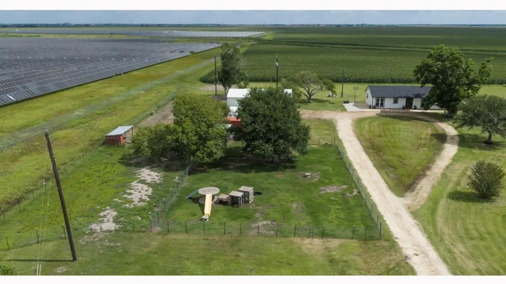 1737 County Road 425 Clemville, TX 77414