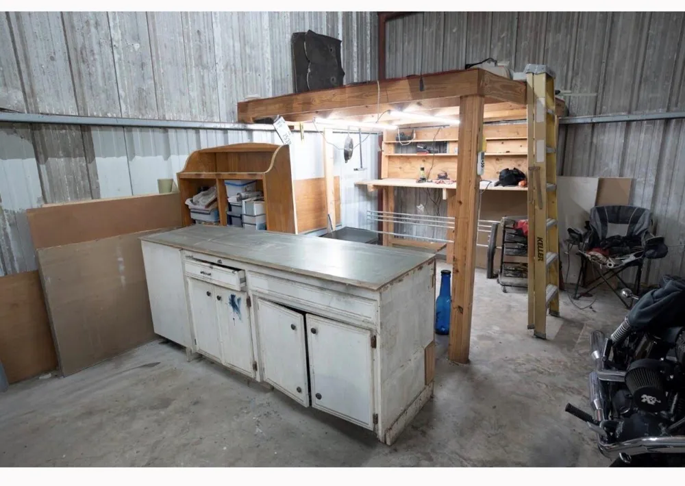 1737 County Road 425 Clemville, TX 77414