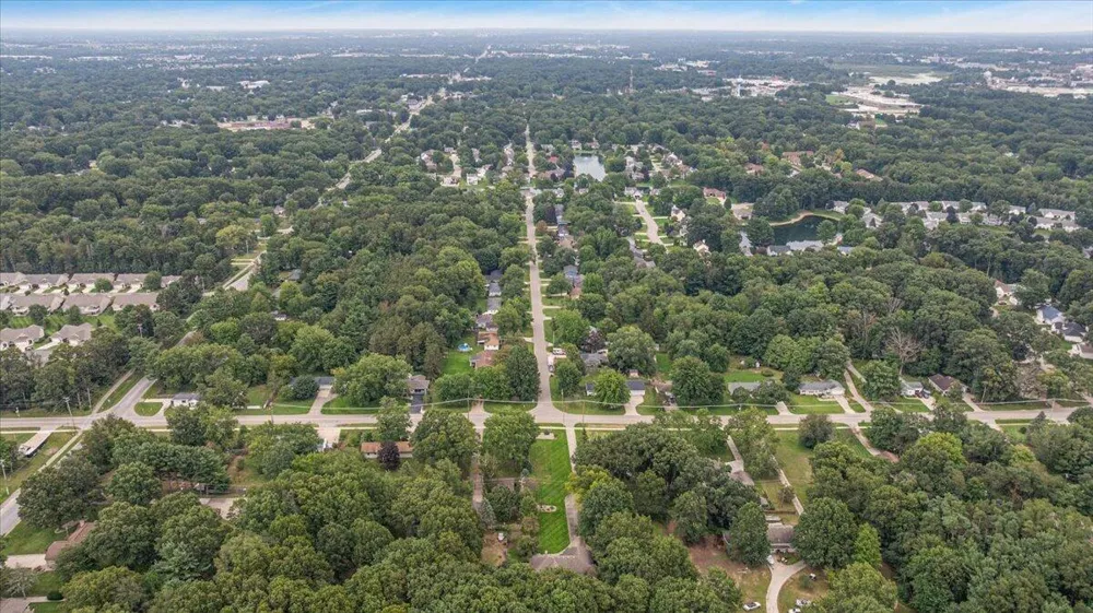 432 Division Avenue Holland, MI 49424