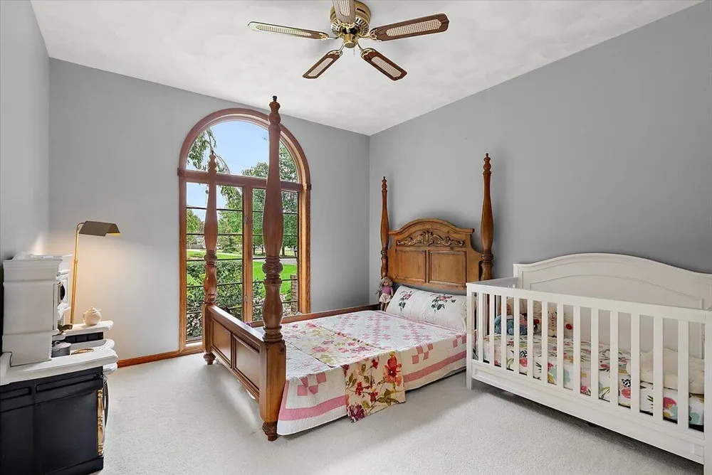 432 Division Avenue Holland, MI 49424