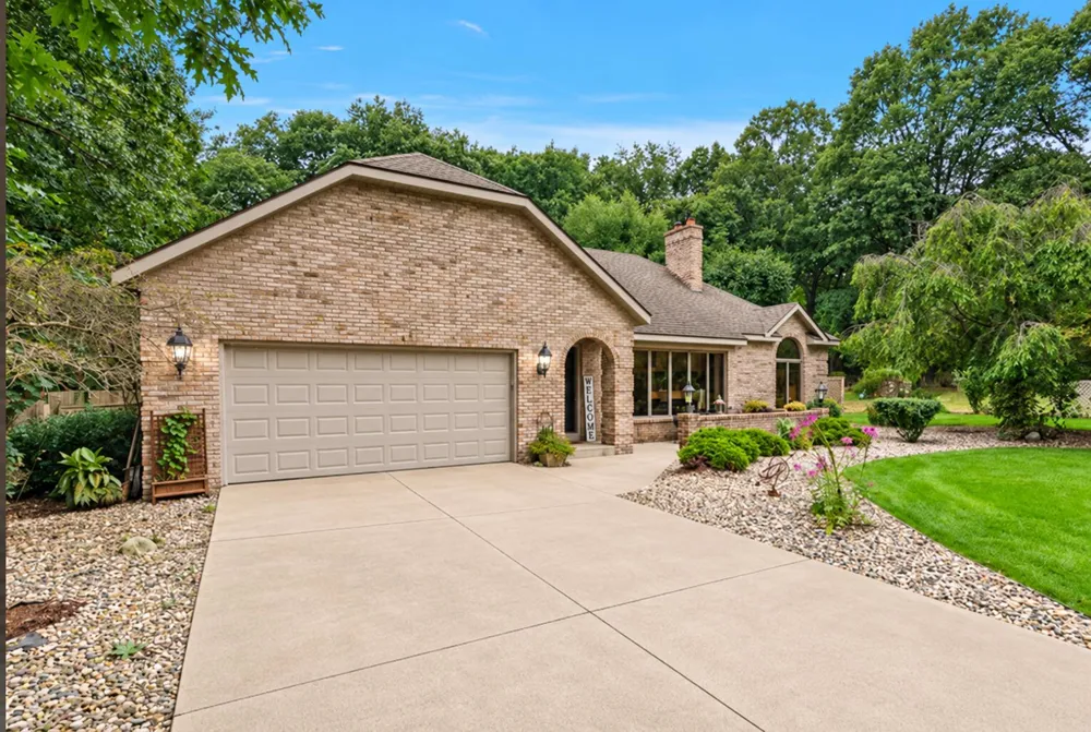 432 Division Avenue Holland, MI 49424