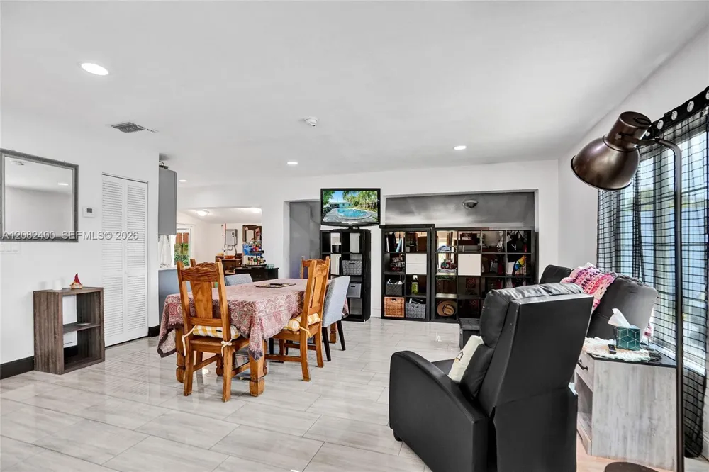1124 NW 16th St Fort Lauderdale, FL 33311