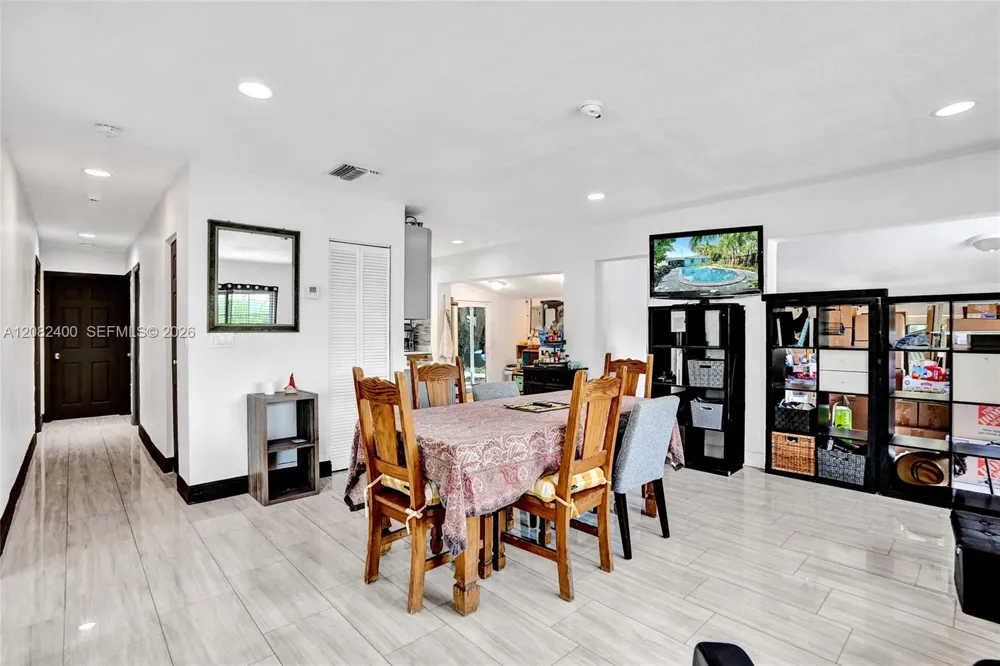 1124 NW 16th St Fort Lauderdale, FL 33311