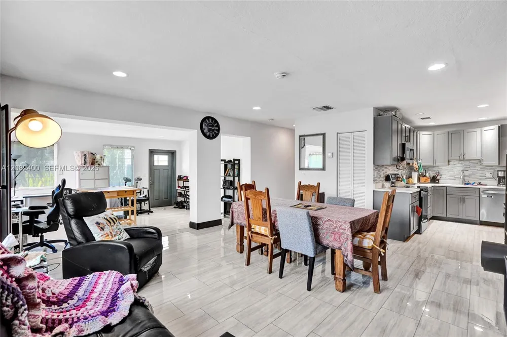 1124 NW 16th St Fort Lauderdale, FL 33311