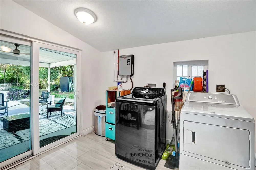 1124 NW 16th St Fort Lauderdale, FL 33311