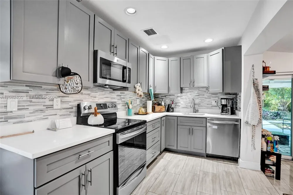 1124 NW 16th St Fort Lauderdale, FL 33311
