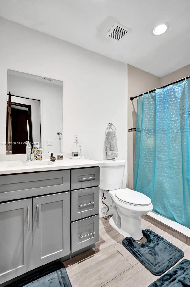 1124 NW 16th St Fort Lauderdale, FL 33311