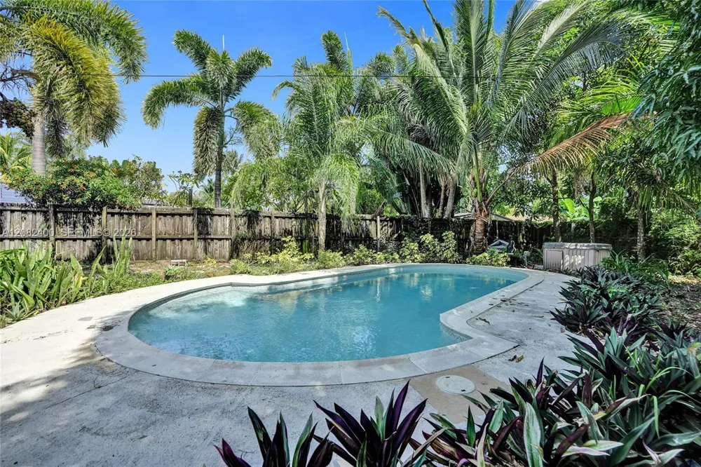 1124 NW 16th St Fort Lauderdale, FL 33311