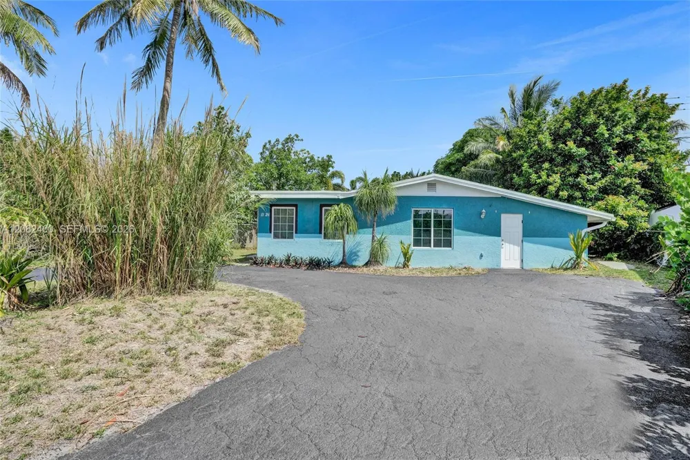 1124 NW 16th St Fort Lauderdale, FL 33311