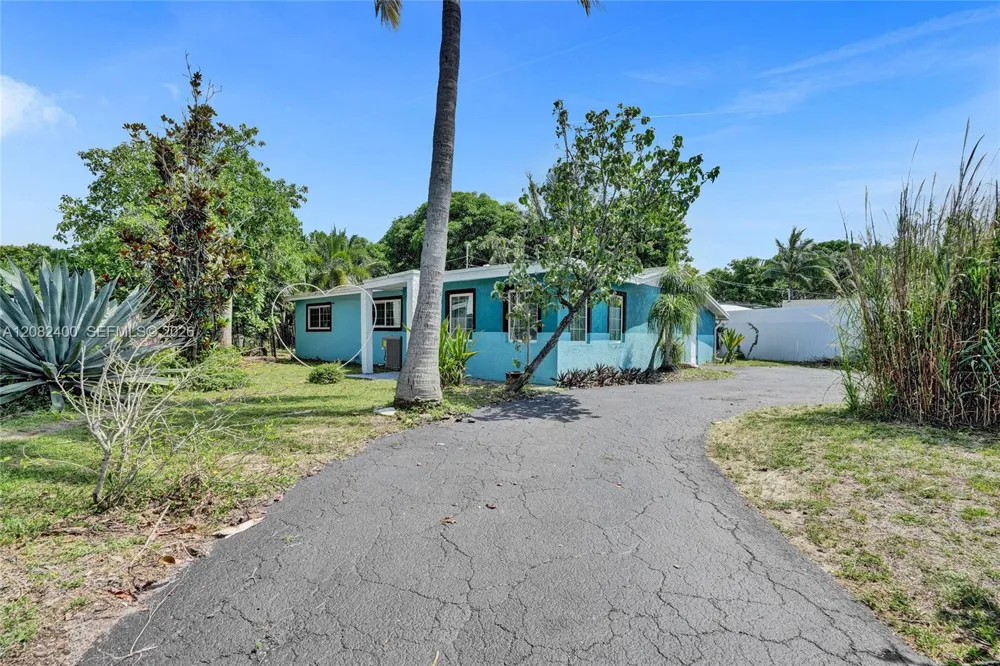 1124 NW 16th St Fort Lauderdale, FL 33311
