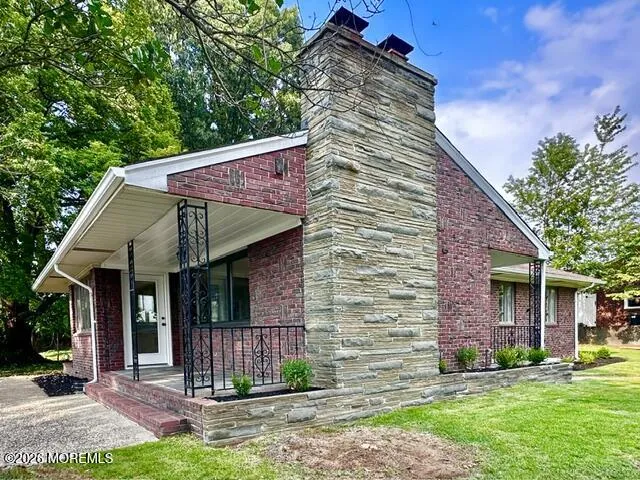 16 Charlotte Street Sayreville, NJ 08872
