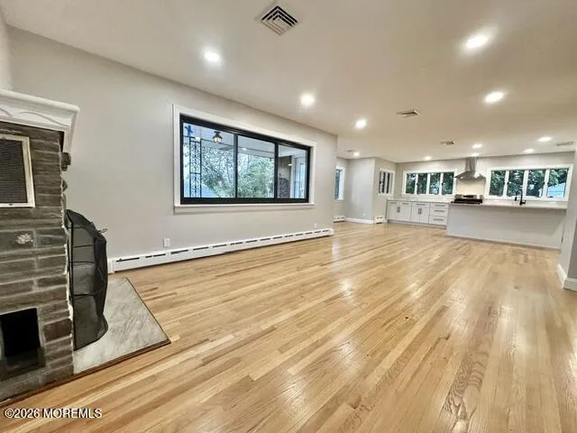 16 Charlotte Street Sayreville, NJ 08872