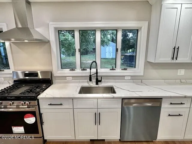 16 Charlotte Street Sayreville, NJ 08872