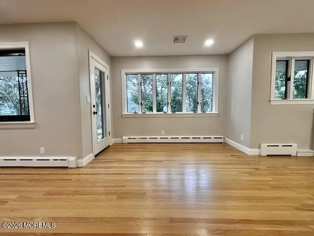 16 Charlotte Street Sayreville, NJ 08872