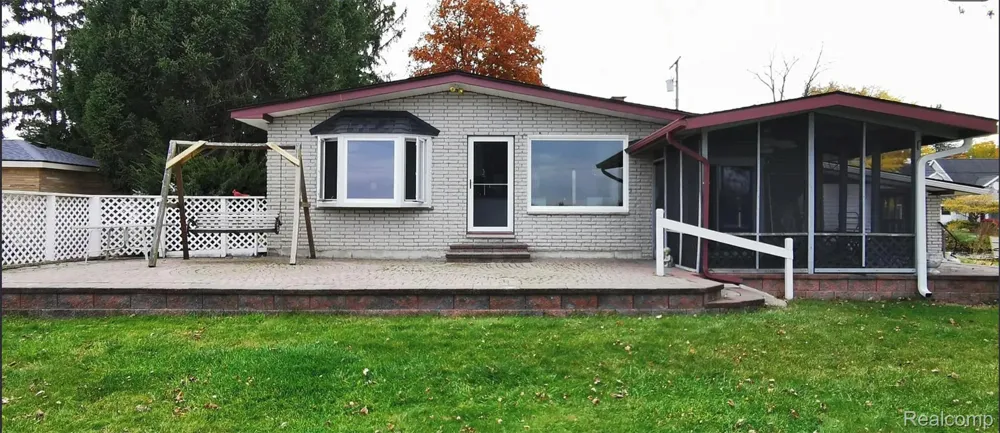 3840 Iris Drive Waterford Charter Township, MI 48329