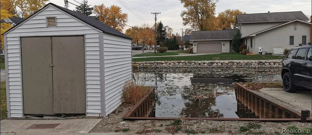 3840 Iris Drive Waterford Charter Township, MI 48329