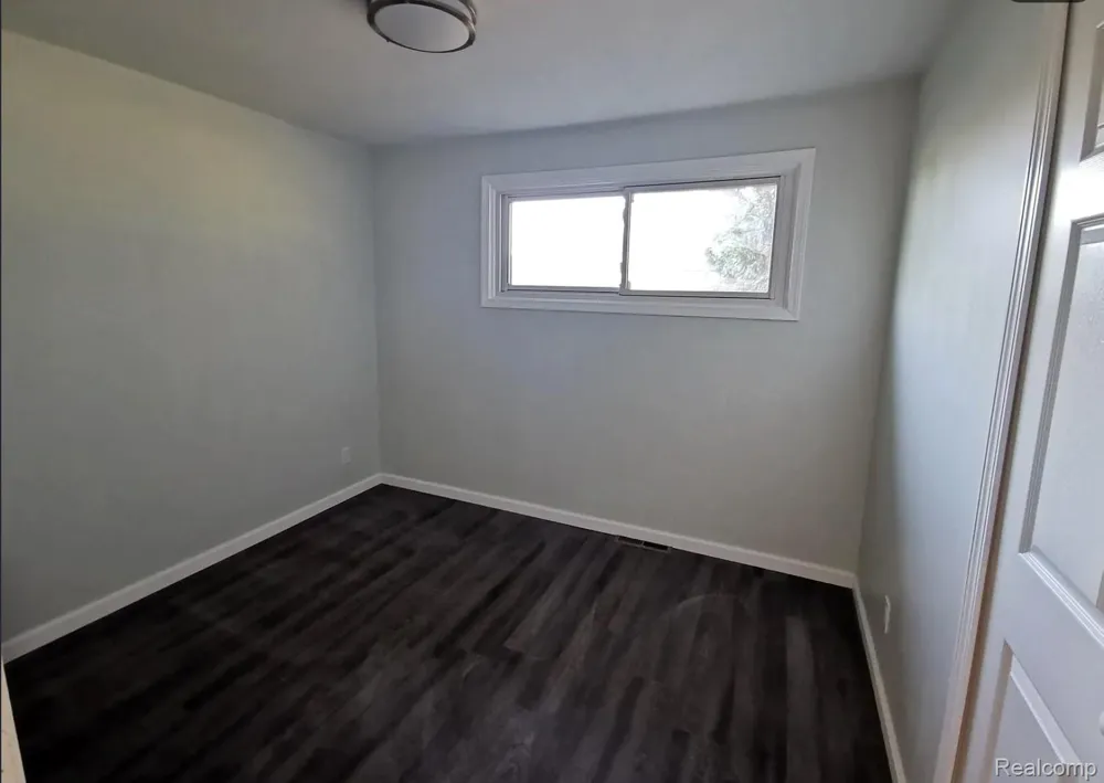 3840 Iris Drive Waterford Charter Township, MI 48329